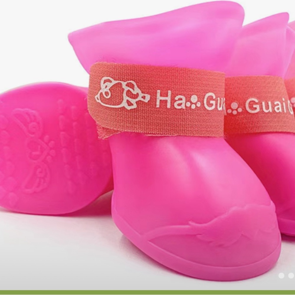 Pink pet boots New ( size small)